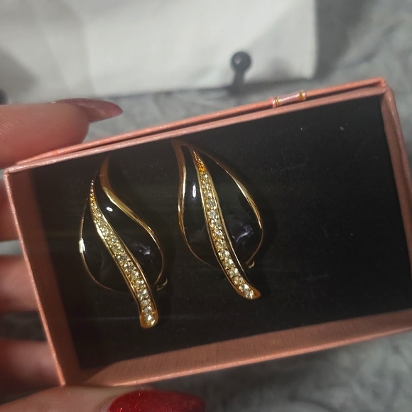 Dior Gold & Black Clip-On Earrings (EUC)✨️🖤✨️ - Picture 1 of 4